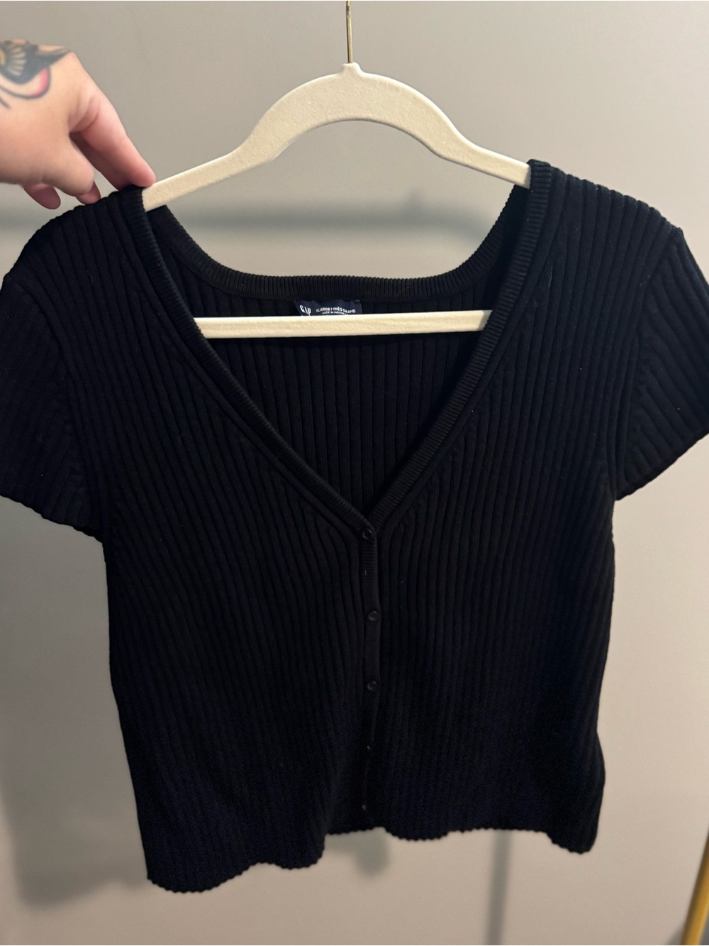 GAP Black Ribbed V-Neck Short Sleeve Crop Cardigan